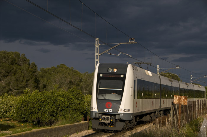 En Metrovalencia, la velocidad media de sus trenes es de 31,08 kilómetros por hora.