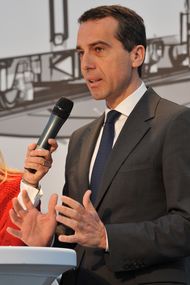 Christian Kern, presidente de los Ferrocarriles Austriacos, asume la direccin de CER