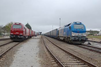 Comsa Rail lanza un nuevo transporte de contenedores y cajas mviles de Oporto a Tarragona