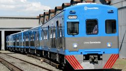 Argentina nacionaliza el Ferrocarril Sarmiento y aprueba nuevas medidas de seguridad para trenes de cercanas