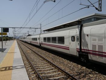 Adjudicados dos contratos de vía y electrificación en el Corredor Mediterráneo 