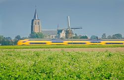 Todos los trenes holandeses circulan ya con electricidad producida por energa elica
