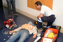 Metro Ligero Oeste instala desfibriladores en las tres cabeceras de l�nea y en sus talleres