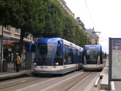 La ciudad francesa de Caen presenta un plan de transportes con un metro ligero como núcleo central