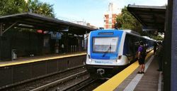 Entran en servicio los nuevos trenes chinos en la línea Mitre de Buenos Aires