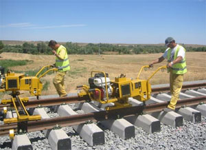 Comienzan los trabajos de renovaci�n de carril y traviesas de la v�a I entre San Sebasti�n e Ir�n 