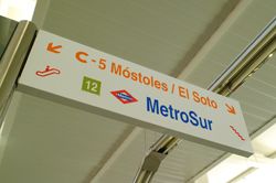 Colocada la primera traviesa del nuevo tramo de cercan�as M�stoles-Navalcarnero, en Madrid 