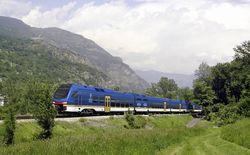 Cinco trenes bimodales Flirt de Stadler para Italia