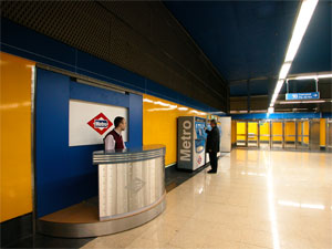 Los ingresos de la venta del Sorteo del Oro en Metro de Madrid se destinarn a material escolar
