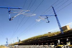 El 7 de agosto se pondrá en tensión la catenaria del tramo Olmedo-Zamora
