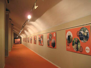 Exposición de fotos aéreas tomadas por pilotos, en Metro de Madrid