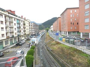 El Gobierno Vasco y el Ayuntamiento de Elgoibar mejorarn el entorno de la estacin de Euskotren