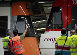Los sindicatos UGT y Semaf firman un plan de bajas incentivadas con Renfe