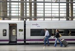 La licitación de treinta nuevos trenes AVE se publicara en el BOE la próxima semana