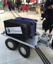 Robots portaequipajes y de limpieza, en prueba en tres estaciones de SNCF en París