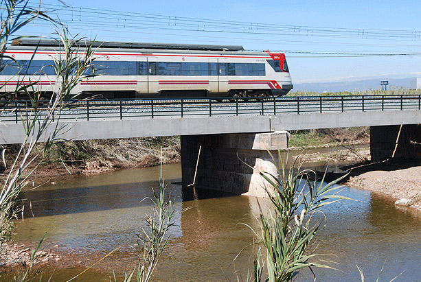 Plan especial en las obras de implantación del tercer carril entre Valencia y Castellón en Fallas y Semana Santa