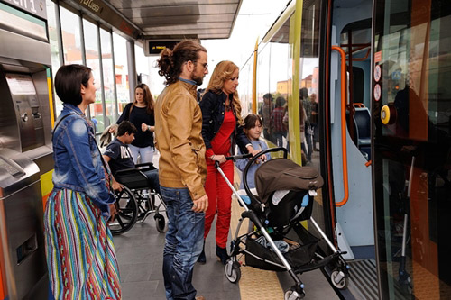 Los clientes del tranv�a de Tenerife valoran con un 8,21 su servicio 