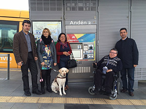 Tranva de Tenerife valida con colectivos de discapacitados su futura tecnologa sin contacto