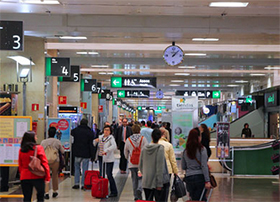 La estación de Madrid Chamartín ofrece un servicio de wifi gratuito en el vestíbulo