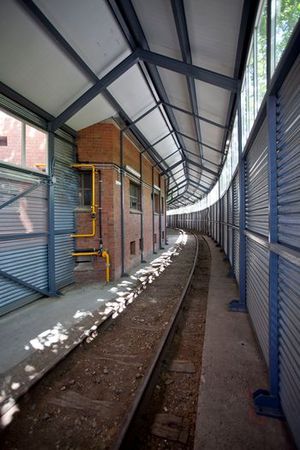 Ferrocarrils de la Generalitat de Catalunya inaugura una nave para material histórico