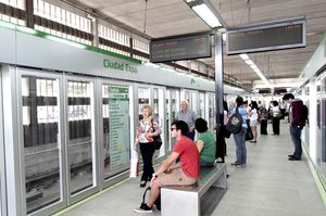 Metro de Sevilla incrementar maana un 70 por ciento su oferta por la Carrera Nocturna del Guadalquivir
