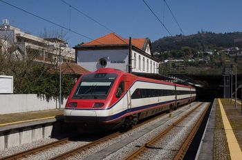 Incremento notable de pasajeros en los Alfa Pendular en la línea de Guimaraes 