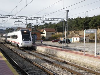 Castilla y León subvenciona los abonos para los servicios de Media Distancia a Madrid desde Ávila y Segovia