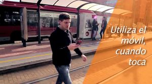 Campaña “El móvil, cuando toque”, de FGV, para alertar del peligro de su uso en puntos de paso