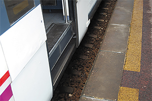 Renfe realizará en Bilbao una prueba piloto con plataformas para facilitar el acceso a los trenes de Cercanías 