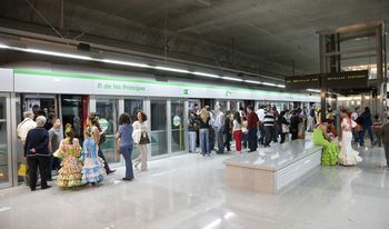 Metro de Sevilla transportó a 919.862 viajeros durante la Feria de Abril, un 9,71 por ciento más que en 2016