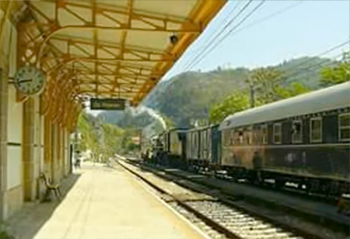 Licitada la mejora de la electrificación de las estaciones de San Estevo do Sil y Os Peares, en Orense