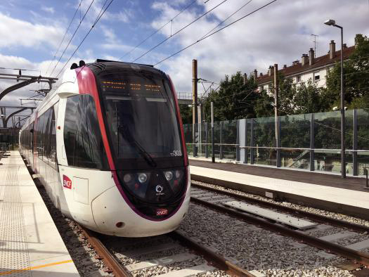 Entra en servicio la línea de tranvía 11 Express de París