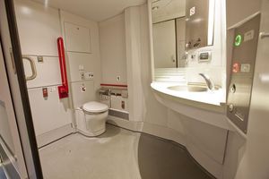 Los Altaria Madrid-Algeciras incorporan un coche accesible para viajeros con movilidad reducida 