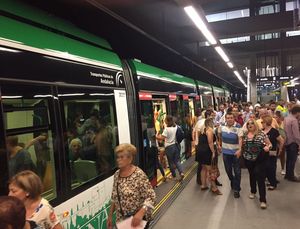 El Metro de Granada registró 175.000 viajeros durante su primera semana de explotación comercial