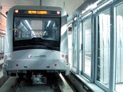 El metro de Sevilla gana al autobs y evita la utilizacin del coche a 7.500 personas cada da 