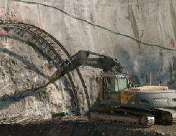 Concluye la excavaci�n del t�nel de Mazmela en la localidad guipuzcoana de Escoriaza 