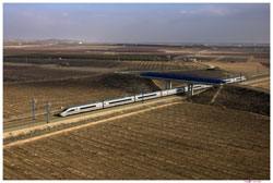 Los trenes AVE y de Larga Distancia de Renfe, rentables por primera vez 