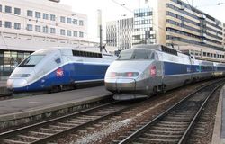Un robot mueve el TGV por control remoto en los trabajos de mantenimiento