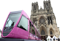 Se expone la primera unidad del tranv�a de Reims