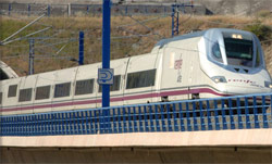 Diez trenes especiales y casi 7.000 plazas adicionales para la final de la Copa del Rey 