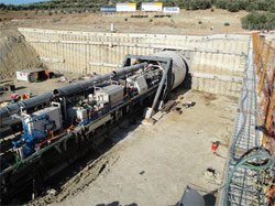 Concluye la excavacin del primer tubo del tnel de Quejigares, en el municipio granadino de Loja 