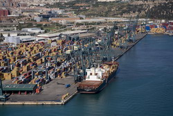 El Puerto de Barcelona remata su conexi�n a la red de ancho internacional
