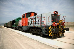 Primeros trenes en la terminal intermodal de Vitoria.