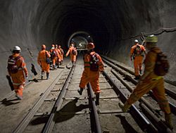Hoy se completa la excavacin del tnel ferroviario del Gotardo