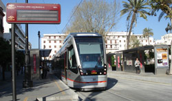 Comienzan a circular los nuevos tranv�as con ACR en el Metrocentro de Sevilla 