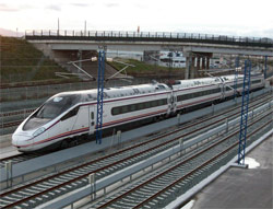 Ms servicios y nuevos trenes de alta velocidad entre Valladolid, Segovia y Madrid 