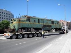 El Museo del Ferrocarril de Asturias lleva a sus vas la locomotora 277-047