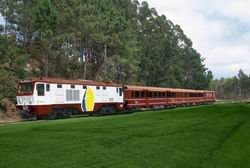 Dos trenes tursticos de Feve recorrern Cantabria este verano
