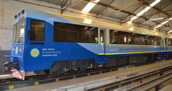 Cinco automotores 2400 y tres locomotoras 1500 de Feve se exportan a Argentina