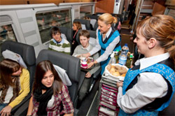 Renfe y la Real Academia de Gastronom�a mejorar�n la restauraci�n en los trenes